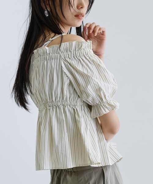 GALLEST(ギャレスト)の「◆【一部店舗限定】オフショルシャーリングブラウス(シャツ/ブラウス・レディース・サックスブルー系2/ベージュ系その他6/ホワイト系3・38)」の20枚目の写真
