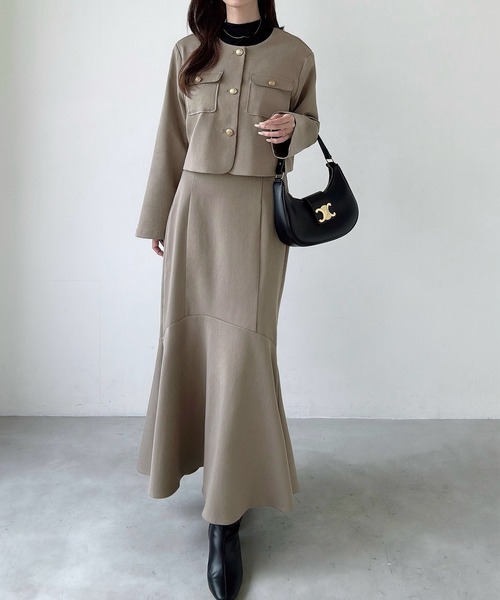 新品 ★ ムータ 61,600円 スニードジャックセットアップ カーキ×ベージュ セール】ノーカラージャケット＋マーメイドスカートSET（薄手、裏地