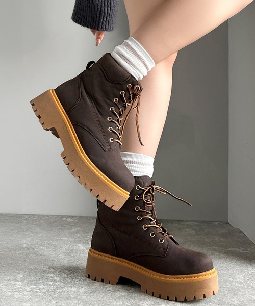 Java(ジャバ)の「《JaVaジャバコラボ》ボリューム感でスタイルアップを叶える♪ヌバック調素材7ホール撥水加工ブーツ(ブーツ・レディース・ダークブラウン/ベージュ・X-LARGE/LARGE/MEDIUM/SMALL)」の7枚目の写真