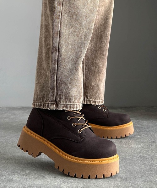 Java(ジャバ)の「《JaVaジャバコラボ》ボリューム感でスタイルアップを叶える♪ヌバック調素材7ホール撥水加工ブーツ(ブーツ・レディース・ダークブラウン/ベージュ・X-LARGE/LARGE/MEDIUM/SMALL)」の11枚目の写真