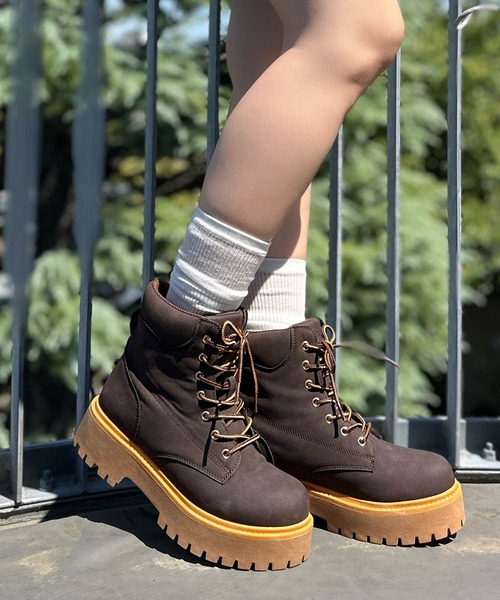 Java(ジャバ)の「《JaVaジャバコラボ》ボリューム感でスタイルアップを叶える♪ヌバック調素材7ホール撥水加工ブーツ(ブーツ・レディース・ダークブラウン/ベージュ・X-LARGE/LARGE/MEDIUM/SMALL)」の14枚目の写真