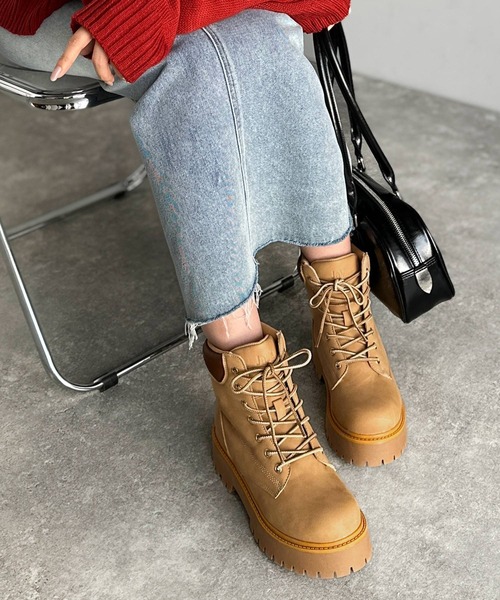 Java(ジャバ)の「《JaVaジャバコラボ》ボリューム感でスタイルアップを叶える♪ヌバック調素材7ホール撥水加工ブーツ(ブーツ・レディース・ダークブラウン/ベージュ・X-LARGE/LARGE/MEDIUM/SMALL)」の19枚目の写真