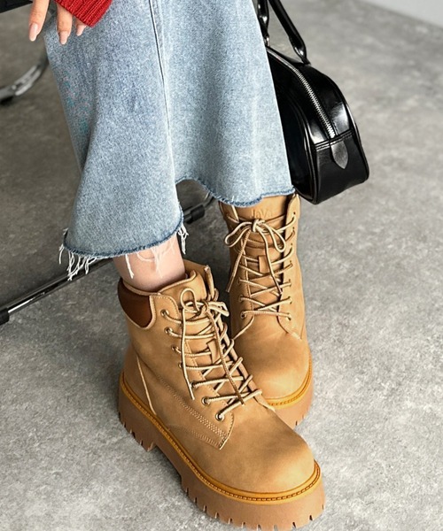 Java(ジャバ)の「《JaVaジャバコラボ》ボリューム感でスタイルアップを叶える♪ヌバック調素材7ホール撥水加工ブーツ(ブーツ・レディース・ダークブラウン/ベージュ・X-LARGE/LARGE/MEDIUM/SMALL)」の6枚目の写真