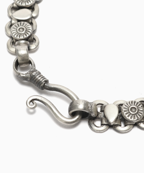 EDIFICE(エディフィス)の「THARU SILVER(タルー シルバー) Single Braclet SUN(ブレスレット・メンズ・シルバー・MEDIUM/LARGE)」の3枚目の写真