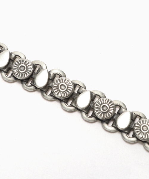 EDIFICE(エディフィス)の「THARU SILVER(タルー シルバー) Single Braclet SUN(ブレスレット・メンズ・シルバー・MEDIUM/LARGE)」の5枚目の写真
