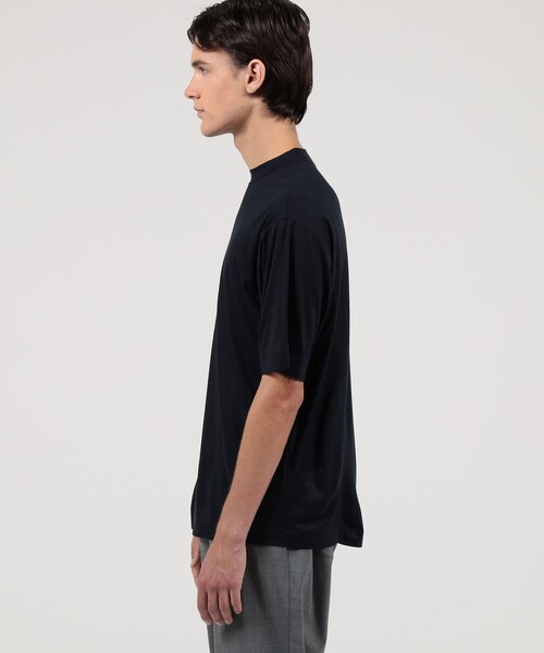 TOMORROWLAND (トゥモローランド)の「ウールジャージー モックネック ハーフスリーブカットソー(Tシャツ/カットソー・メンズ・グレイッシュベージュ/ネイビー/オフホワイト・S/M/L)」の6枚目の写真