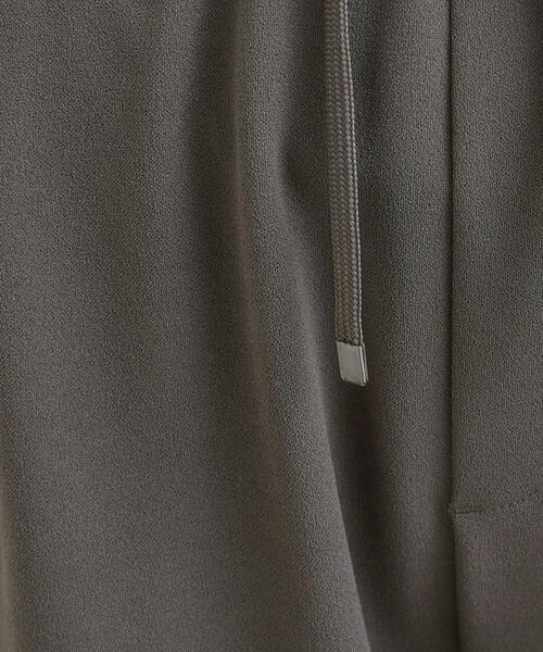 SHOO・LA・RUE（シューラルー）の「【S-3L/洗濯後しわになりにくい】スマートに見える イージーテーパードパンツ（その他パンツ・レディース・ベージュ/グリーン/チャコールグレー/レッド系1/ブラック・01/05/04/03/02）」の17枚目の写真