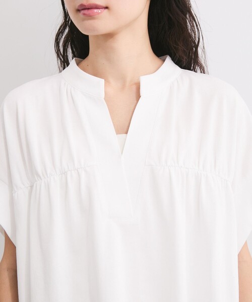 le cercle ADAM ET ROPE'(ルセルクルアダムエロペ)の「ドライ天竺スキッパーギャザーTシャツ(Tシャツ/カットソー・レディース・ブラック/ホワイト/ブラウン・FREE)」の13枚目の写真