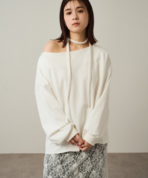 Omekashi（オメカシ）の「チョーカー付きオフショルスウェット（パーカー・レディース・チャコールグレー/オフホワイト/グレー・FREE）」の4枚目の写真