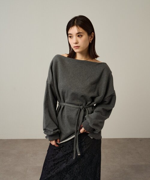 Omekashi（オメカシ）の「チョーカー付きオフショルスウェット