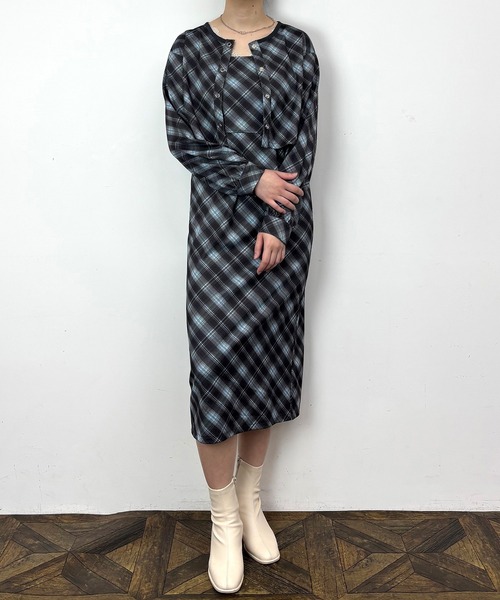 NICOLE CLUB(ニコル クラブ)の「カーディガンセットキャミワンピース(ワンピース・レディース・ブルー/レッド/チャコール・MEDIUM)」の1枚目の写真