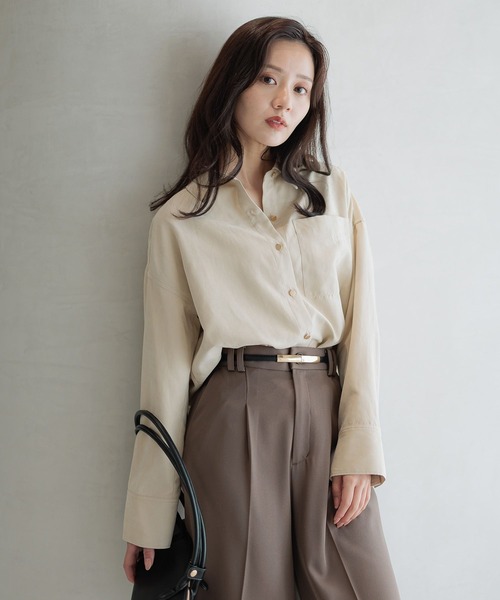 Andemiu(アンデミュウ)の「スウェードライクシャツ587166(シャツ/ブラウス・レディース・チャコールグレー/ブラウン/アイボリー・FREE)」の2枚目の写真