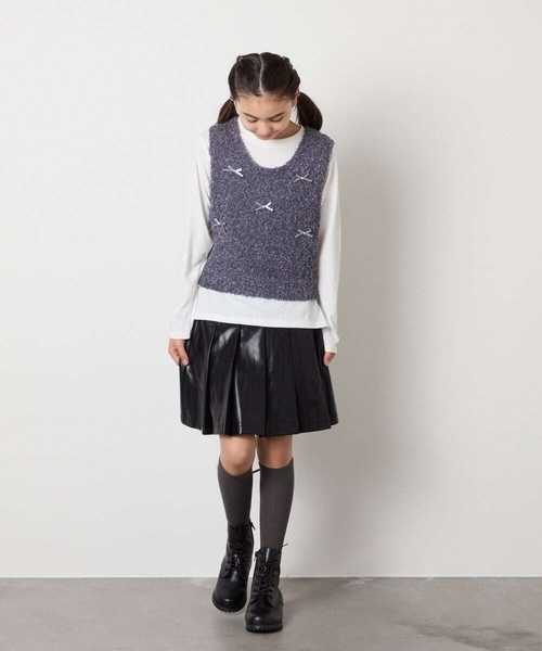 a.v.v（アーヴェヴェ）の「[19-24cm]【ファスナー付きで楽ちん/セレモニーにもOK】レースアップショートブーツ（ブーツ・キッズ・ブラック・20/19/21/22/24/23）」の4枚目の写真