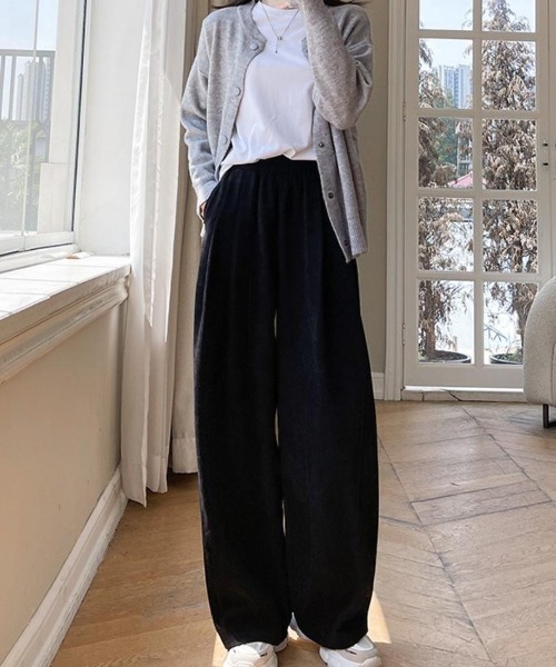 maison de LATIR(メゾンドラティール)の「大人カジュアルにおすすめの裏起毛ワイドイージーパンツ(その他パンツ・レディース・ホワイト/ブラウン/ブラック・FREE)」の15枚目の写真
