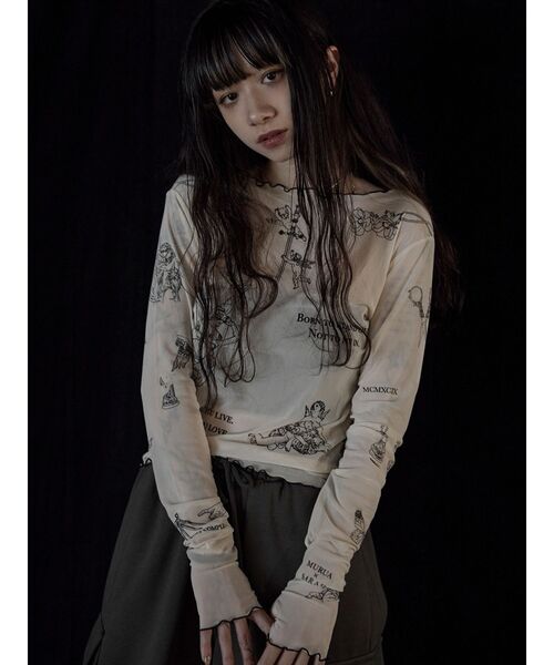 MURUA（ムルーア）の「Sarah×MURUAタトゥーライクシアートップス（Tシャツ/カットソー・レディース・アイボリー/ブラック・FREE）」の10枚目の写真