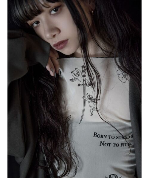 MURUA（ムルーア）の「Sarah×MURUAタトゥーライクシアートップス（Tシャツ/カットソー・レディース・アイボリー/ブラック・FREE）」の15枚目の写真