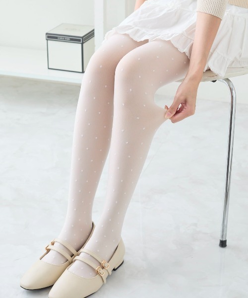 tutuanna(チュチュアンナ)の「まるで素肌のようなフェイクタイツ80デニール(ドット柄)(タイツ/ストッキング・レディース・ブラック/オフホワイト・M-L)」の2枚目の写真