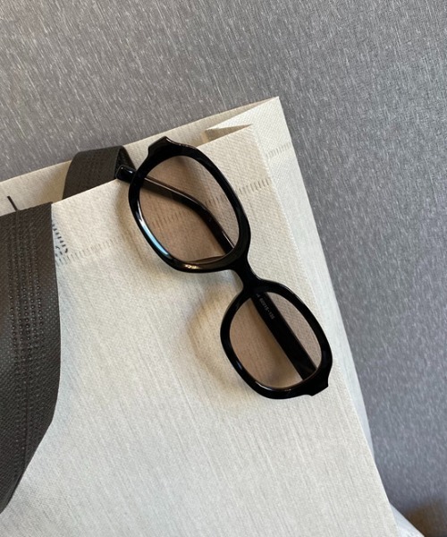 Vipoa（ヴィポア）の「BROWN LENS ブラックオーバルサングラス（サングラス・レディース・ブラウン系その他・FREE）」の3枚目の写真