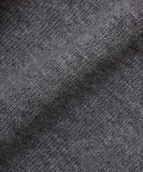 CINOH(チノ)の「CREW NECK KNIT(ニット/セーター・メンズ・ブラック/グレー・46)」の7枚目の写真