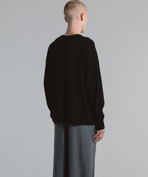 CINOH(チノ)の「CREW NECK KNIT(ニット/セーター・メンズ・ブラック/グレー・46)」の12枚目の写真