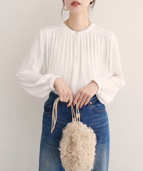 natural couture(ナチュラルクチュール)の「【WEB限定】前後2WAYプリーツブラウス(シャツ/ブラウス・レディース・ボルドー/ネイビー/グレイッシュベージュ/オフホワイト・FREE)」の6枚目の写真