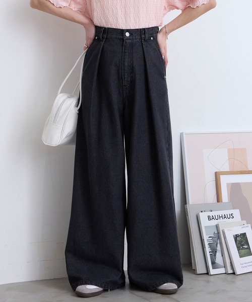 MONO-MART(モノマート)の「ヴィンテージライク ディープタックワイドデニムパンツ(デニムパンツ・レディース・ブルー系/ブラウン/ブラック/ピンク・L/M/S)」の10枚目の写真