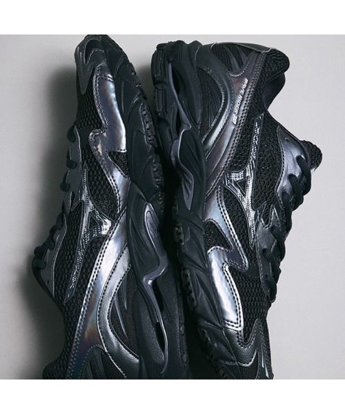 MIZUNO（ミズノ　）の「MIZUNO WAVE RIDER 10（ミズノ ウエーブライダー 10）（スニーカー・メンズ・ブラック系・23cm/23.5cm/24cm/24.5cm/25cm/25.5cm/26cm/26.5cm/27cm/27.5cm/28cm/28.5cm/29cm）」の8枚目の写真
