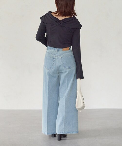 Thevon（ゼボン）の「【Yuna企画】ハイウエストタックワイドデニムパンツ（その他パンツ・レディース・ブラック/ブルー・S/M/PM）」の4枚目の写真