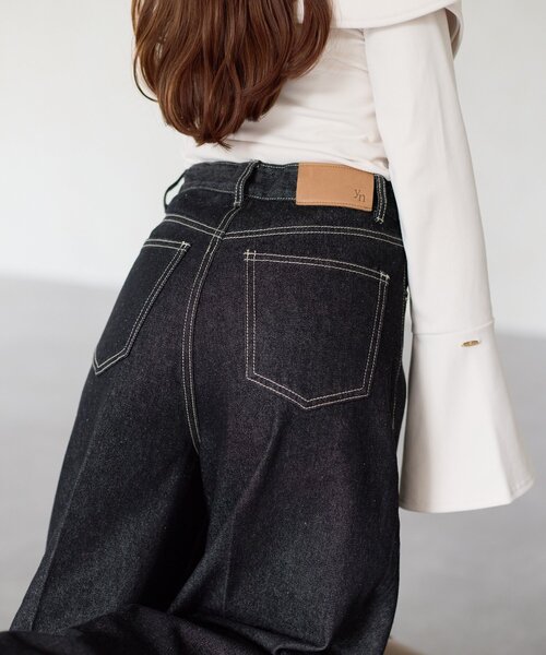 Thevon（ゼボン）の「【Yuna企画】ハイウエストタックワイドデニム