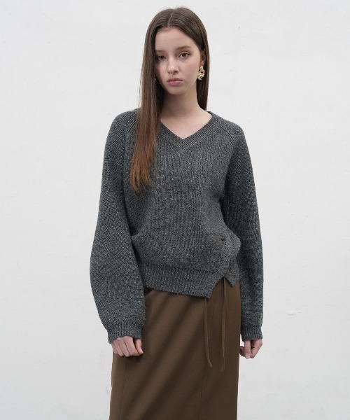 GENERAL IDEA（ジェネラルアイデア）の「v-neck slit hachi knit pullover スリットＶネックニットプルオーバー（ニット/セーター・レディース・カーキ/アイボリー/チャコール・L/M/S）」の14枚目の写真