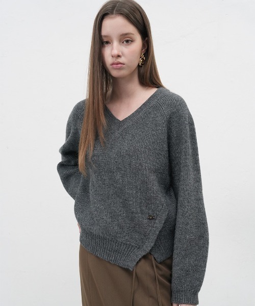 GENERAL IDEA（ジェネラルアイデア）の「v-neck slit hachi knit pullover スリットＶネックニットプルオーバー（ニット/セーター・レディース・カーキ/アイボリー/チャコール・L/M/S）」の13枚目の写真