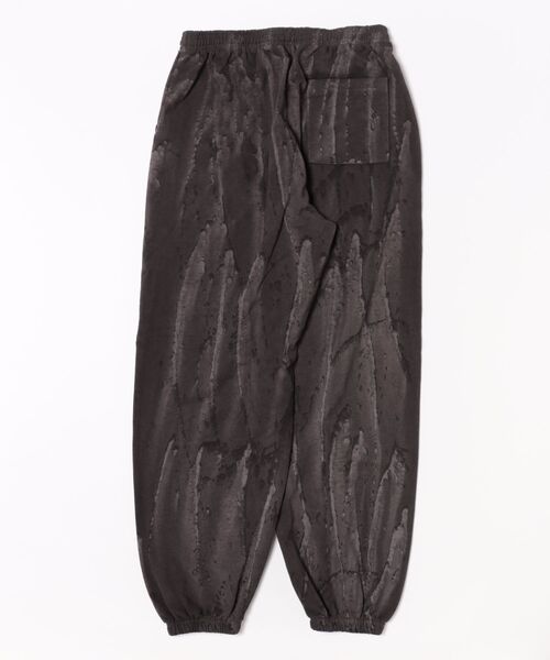 LOS ANGELES APPAREL（ロサンゼルスアパレル）の「【Los Angeles Apparel/ロサンゼルス・アパレル】14 OZ FLCE SWEATPANT DRIP DYE/ヘビーウェイト スウェットパンツ ドリップダイ 染め アメリカ製 無地 イージーパンツ ジョガーパンツ リラックスパンツ（スウェットパンツ・メンズ・オリーブ/ブラック系その他・MEDIUM/LARGE/X-LARGE/SMALL）」の3枚目の写真