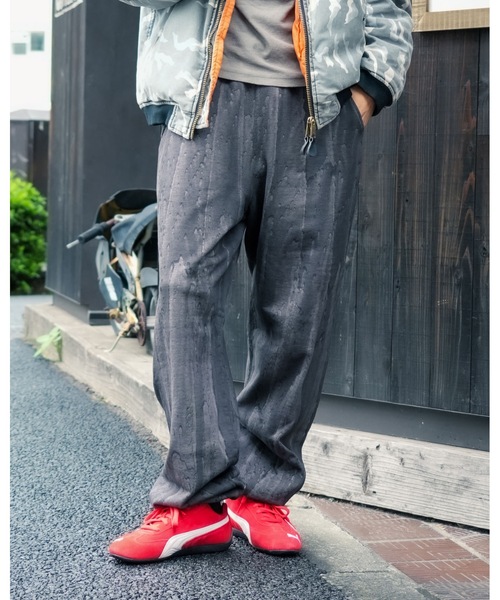 LOS ANGELES APPAREL（ロサンゼルスアパレル）の「【Los Angeles Apparel/ロサンゼルス・アパレル】14 OZ FLCE SWEATPANT DRIP DYE/ヘビーウェイト スウェットパンツ ドリップダイ 染め アメリカ製 無地 イージーパンツ ジョガーパンツ リラックスパンツ（スウェットパンツ・メンズ・オリーブ/ブラック系その他・MEDIUM/LARGE/X-LARGE/SMALL）」の14枚目の写真