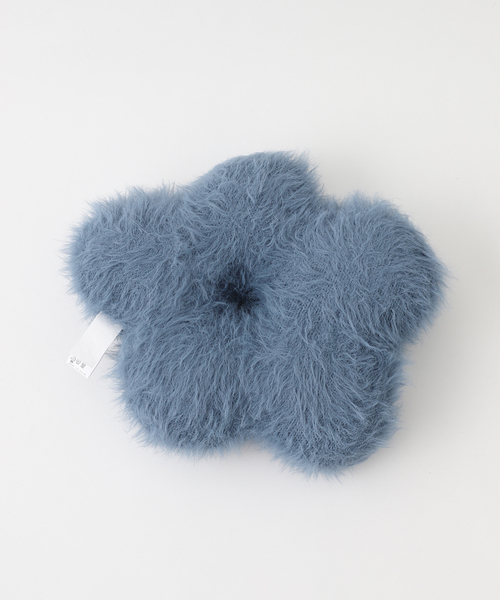 journal standard Furniture （ジャーナルスタンダードファニチャー）の「SHAGGY FLOWER CUSHION S　クッション中材込み（クッション/クッションカバー・レディース・ブルー系その他・FREE）」の4枚目の写真