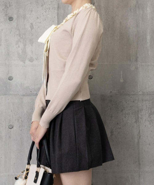 Miniministore(ミニミニストア)の「ボウタイニットトップス フリル襟 ニット(ニット/セーター・レディース・ブラック/ダークベージュ/ベージュ/ワインレッド・FREE)」の9枚目の写真