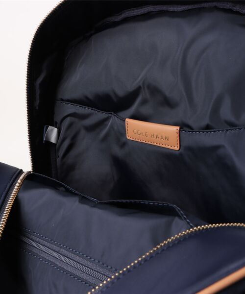 COLE HAAN(コールハーン)の「デランシー ナイロン バックパック womens(バックパック/リュック・レディース・ネイビー・OSFA)」の7枚目の写真