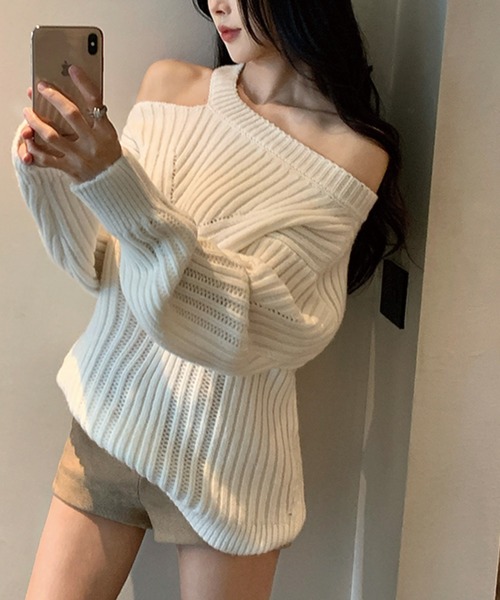 ADDITION STORE(アディションストア)の「\首周りのデザインが可愛い/ワンショルダー ロングスリーブニット / One-shoulder long-sleeve knit ( asnit )(ニット/セーター・レディース・ホワイト/ブラック・FREE)」の5枚目の写真