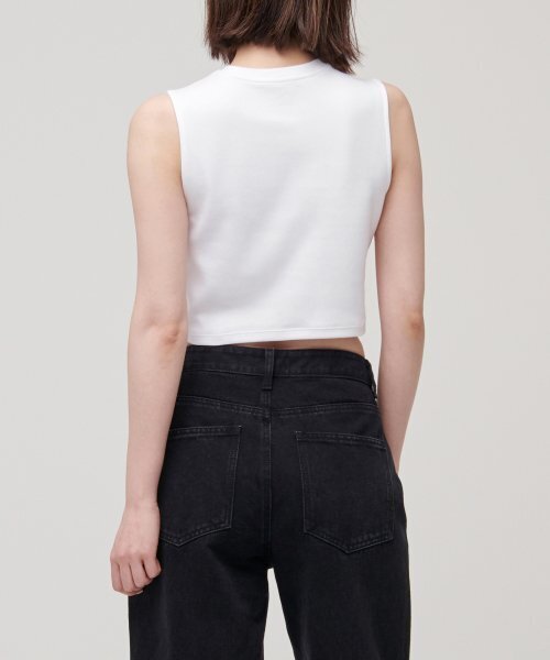 MUSINSA STANDARD WOMAN（ムシンサスタンダードウーマン）の「ウィメンズクルーネッククロップスリーブレストップ[ホワイト]（Tシャツ/カットソー・レディース・その他・SMALL/MEDIUM/LARGE/X-SMALL）」の2枚目の写真