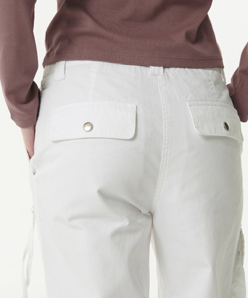 MUSINSA STANDARD WOMAN（ムシンサスタンダードウーマン）の「ウィメンズセミブーツカットユーティリティカーゴパンツ[ホワイト]（その他パンツ・レディース・その他・25/26/27/28/29/30/24）」の8枚目の写真