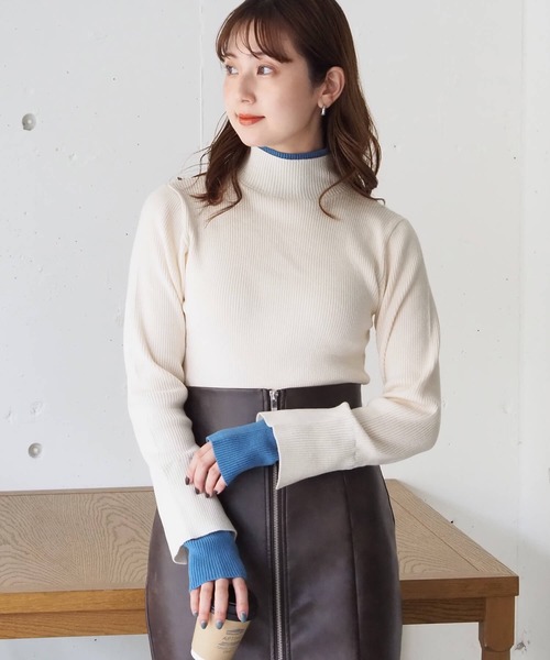 tiptop(ティップトップ)の「配色レイヤードハイネックプルオーバー(ニット/セーター・レディース・アイボリー/ブラック/チャコールグレー/レッド・FREE)」の6枚目の写真