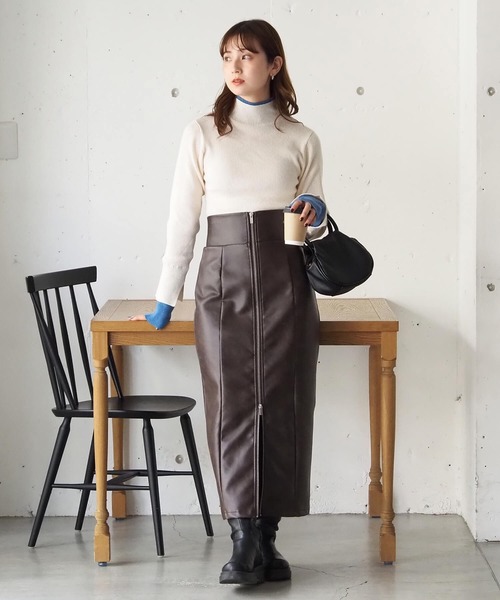 tiptop(ティップトップ)の「配色レイヤードハイネックプルオーバー(ニット/セーター・レディース・アイボリー/ブラック/チャコールグレー/レッド・FREE)」の9枚目の写真