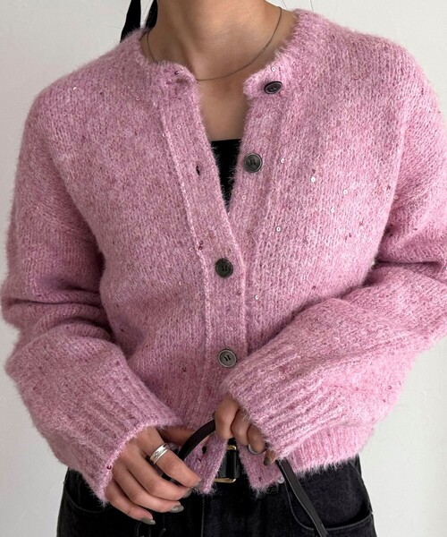 fredy emue（フレディエミュ）の「スパンコールニットカーディガン（カーディガン/ボレロ・レディース・チャコールグレー/ライトグレー/ベージュ/ピンク・38）」の20枚目の写真