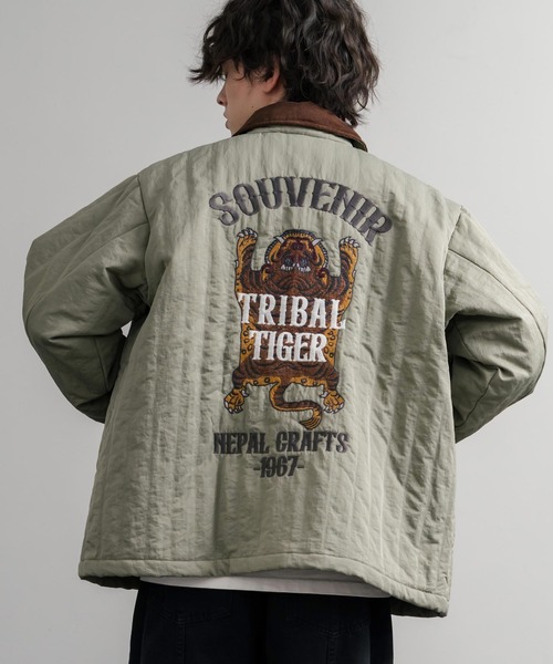 KRIFF MAYER（クリフメイヤー）の「KRIFF MAYER クリフメイヤー スーベニア刺繍キルトコーチジャケット/ナイロンキルティングブルゾン 2515104（ナイロンジャケット・メンズ・ダークブラウン/レンガ/ベージュ/マスタード/セージグリーン/ブラック・M/L/XL）」の4枚目の写真