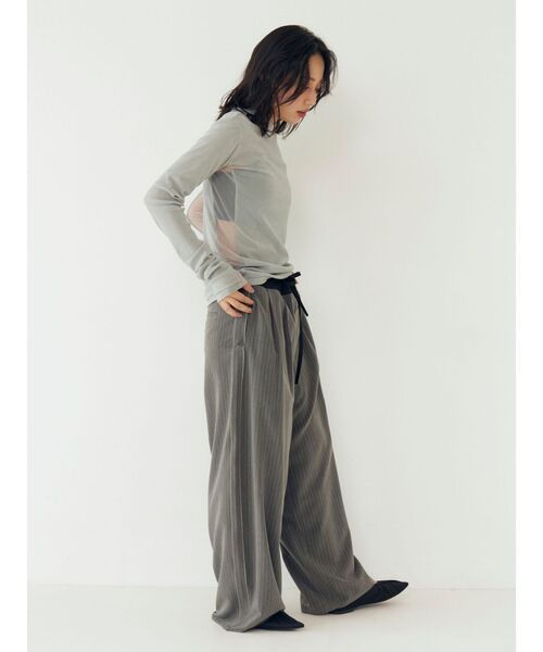 Ungrid(アングリッド)の「シアーベロアハイネックロングスリーブTee(Tシャツ/カットソー・レディース・ブラック/パープル/オフホワイト/ブルー・FREE)」の8枚目の写真