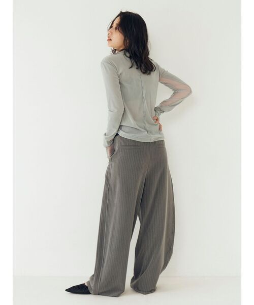 Ungrid(アングリッド)の「シアーベロアハイネックロングスリーブTee(Tシャツ/カットソー・レディース・ブラック/パープル/オフホワイト/ブルー・FREE)」の9枚目の写真