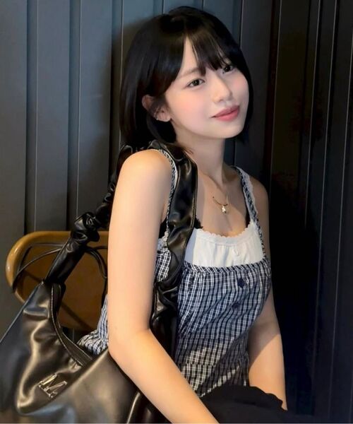MUCENT(ムセント)の「ルセルメタルロゴシェリングクロスバッグ 男女共用(メッセンジャーバッグ・レディース・ブラック・FREE)」の7枚目の写真