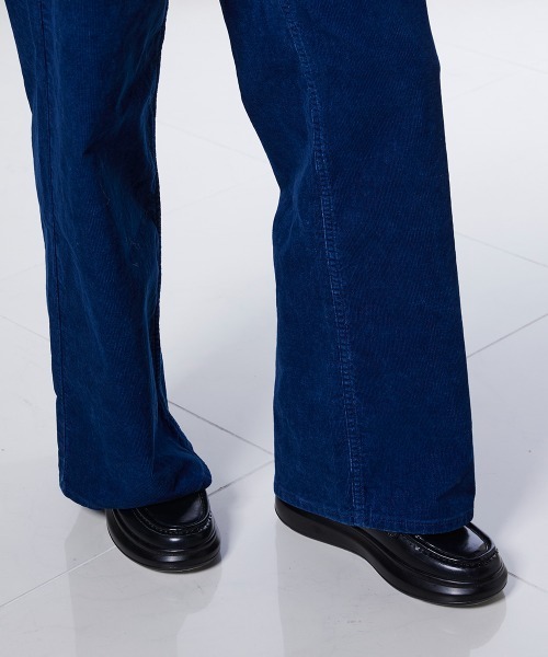 DOUBLE STANDARD CLOTHING（ダブルスタンダードクロージング）の「インディゴ コーデュロイパンツ（デニムパンツ・レディース・インディゴブルー・34/36/38）」の3枚目の写真