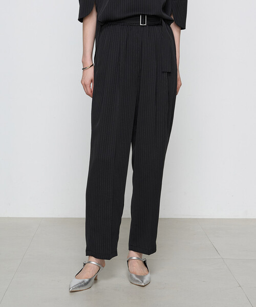 COMME CA（コムサ）の「〔 TALLサイズ 〕 【ブライトリーセットアップ】サテンストライプ パンツ（スラックス・レディース・ブラック/グレー系その他・15号/13号）」の3枚目の写真