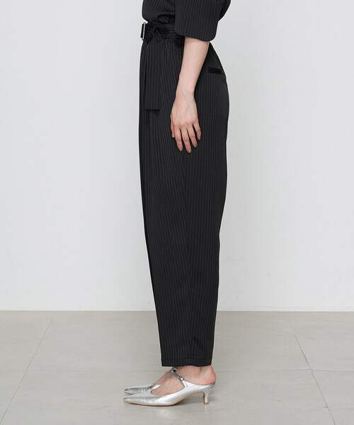 COMME CA（コムサ）の「〔 TALLサイズ 〕 【ブライトリーセットアップ】サテンストライプ パンツ（スラックス・レディース・ブラック/グレー系その他・15号/13号）」の13枚目の写真