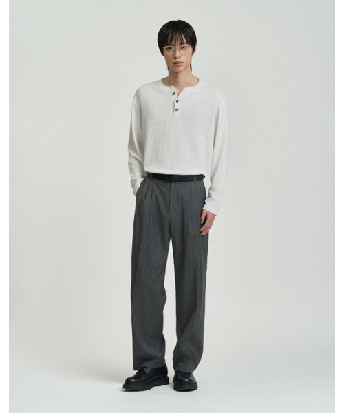 WORK ON BODY OFF（ワークオンボディオフ）の「スリーボタンセミオーバーフィットヘンリーネックロングスリーブ[アイボリー]（Tシャツ/カットソー・メンズ・アイボリー・MEDIUM/LARGE/X-LARGE）」の7枚目の写真